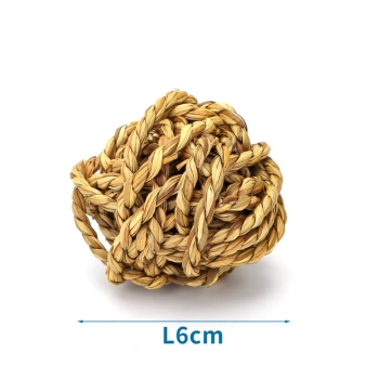 Zabawka ze sznurkiem z trawy morskiej